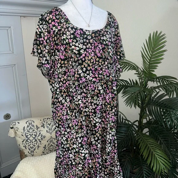 Passport Beautiful Floral Black and Pink Cottage Dress Size 2X - Picture 2 of 8